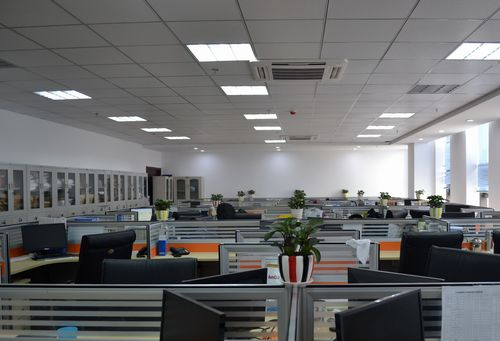 河南潤邦電氣取得電氣工程用配電箱專利，避免配電箱內(nèi)部溫度因側(cè)壁受太陽照射升高:配電箱
